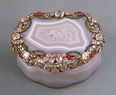 Табакерка Фридриха Великого из Эрмитажа, агат.